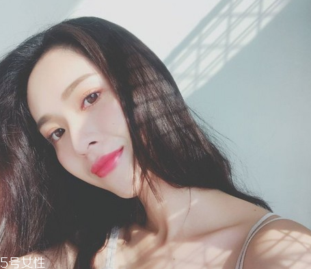 不畫眼線只畫眼影行嗎 不畫眼線的眼睛放大術