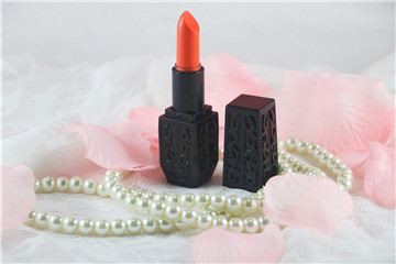 怎樣涂口紅不掉色 口紅不掉色的小竅門 怎樣涂口紅不掉色 口紅不掉色的小竅門