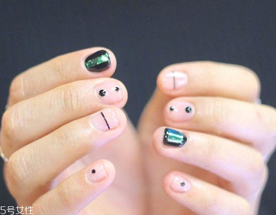 夏日清涼簡約美甲圖片2018 2018最流行的日系美甲款式 夏日清涼簡約美甲圖片2018 2018最流行的日系美甲款式