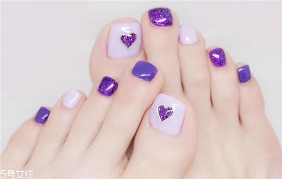 2022流行腳指甲款式圖片 2022顯白的腳部美甲圖片合集 2022流行腳指甲款式圖片 2022顯白的腳部美甲圖片合集