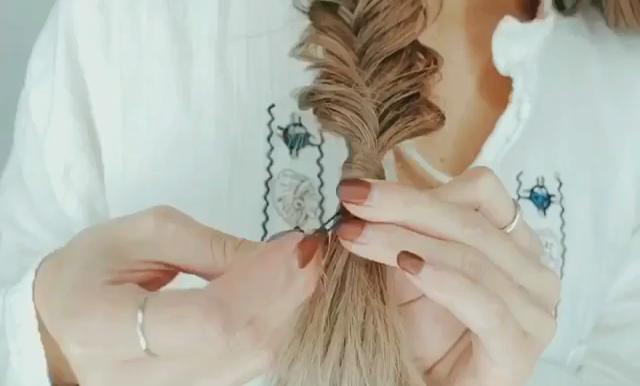 編發(fā)時發(fā)圈怎么用可以隱藏起來 編發(fā)時發(fā)圈怎么用可以隱藏起來