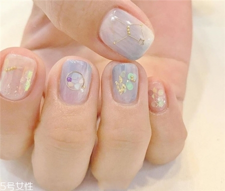 夏日清涼簡約美甲圖片2018 2018最流行的日系美甲款式 夏日清涼簡約美甲圖片2018 2018最流行的日系美甲款式