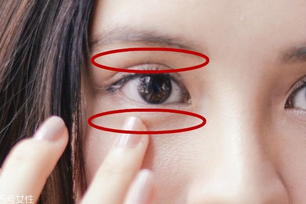 不畫眼線只畫眼影行嗎 不畫眼線的眼睛放大術