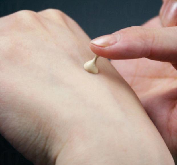 底妝不服貼怎么辦 5個(gè)讓底妝貼服技巧 底妝不服貼怎么辦 5個(gè)讓底妝貼服技巧