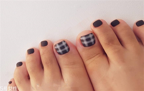 2022流行腳指甲款式圖片 2022顯白的腳部美甲圖片合集 2022流行腳指甲款式圖片 2022顯白的腳部美甲圖片合集