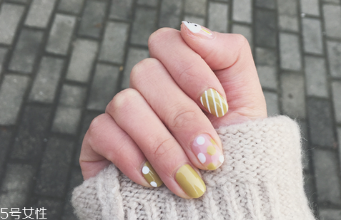 2018粉色美甲新款式圖片 今年流行的夏日清新美甲 2018粉色美甲新款式圖片 今年流行的夏日清新美甲