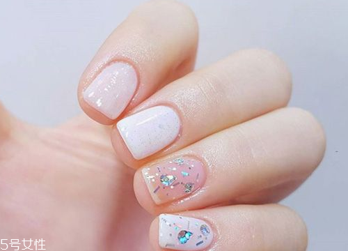 2022流行美甲圖片淺色 最適合夏天做的美甲顏色款式 2022流行美甲圖片淺色 最適合夏天做的美甲顏色款式