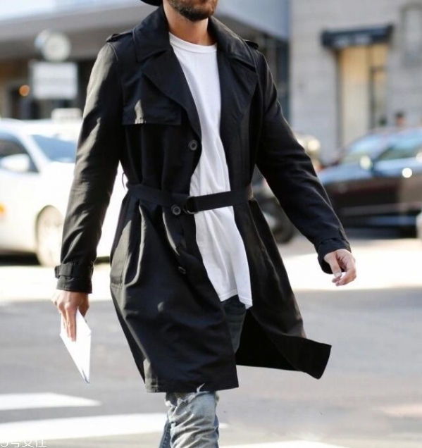 男生穿純色t恤好看嗎 男生純白t恤怎么搭配 男生穿純色t恤好看嗎 男生純白t恤怎么搭配