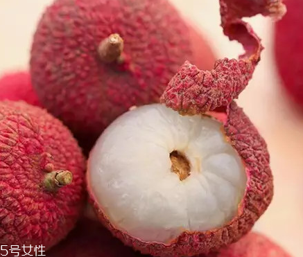 荔枝選購技法 荔枝怎么挑？