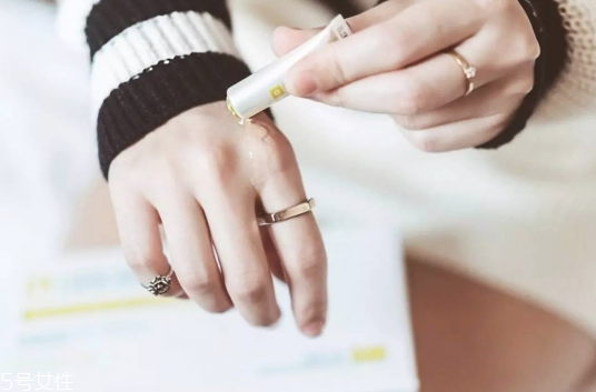 有哪些好用的美白精華 十款抗氧化美白精華推薦 有哪些好用的美白精華 十款抗氧化美白精華推薦