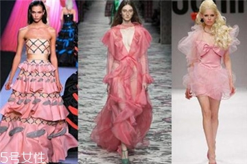 粉色裙子怎么搭配？粉色裙子搭配圖片