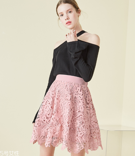 粉色裙子怎么搭配？粉色裙子搭配圖片