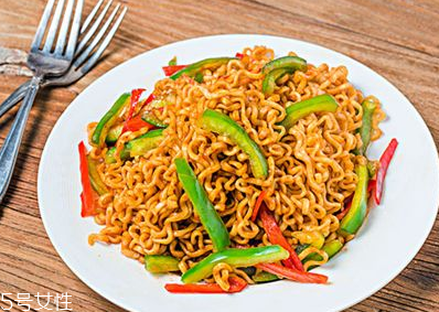 方便面過(guò)期了還能吃嗎？方便面保質(zhì)期