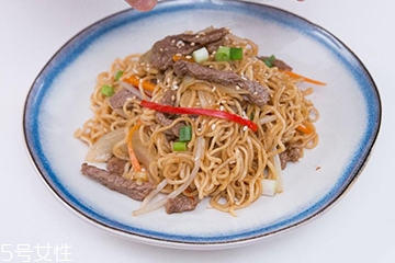 方便面過(guò)期了還能吃嗎？方便面保質(zhì)期