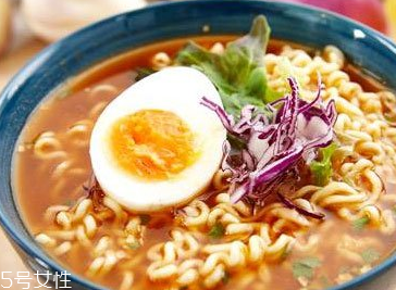 方便面的好處和壞處 方便面對身體好嗎？