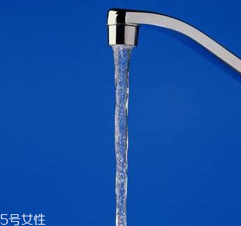 軟水燒開有水垢嗎 軟水燒開能飲用嗎 軟水燒開有水垢嗎 軟水燒開能飲用嗎