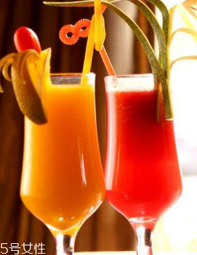 果汁能不能和牛奶一起喝？果汁和牛奶放一起好喝嗎？