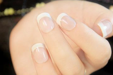 指甲強(qiáng)化液第幾步用 指甲強(qiáng)化液能刷在甲油上嗎 指甲強(qiáng)化液第幾步用 指甲強(qiáng)化液能刷在甲油上嗎