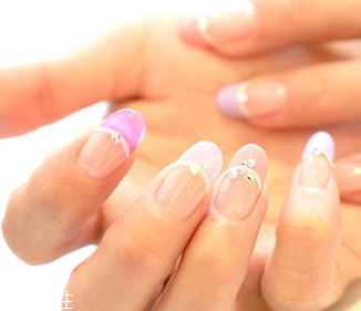 指甲變黃怎么調(diào)理 指甲變黃的治療方法 指甲變黃怎么調(diào)理 指甲變黃的治療方法