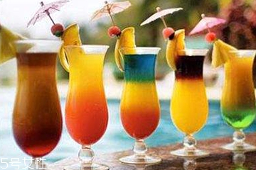 果汁和果肉哪個營養(yǎng)高？果汁和果泥哪個營養(yǎng)高？