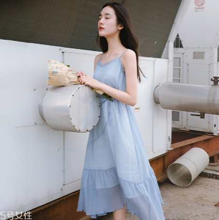 什么顏色連衣裙顯白？連衣裙什么顏色最顯白？