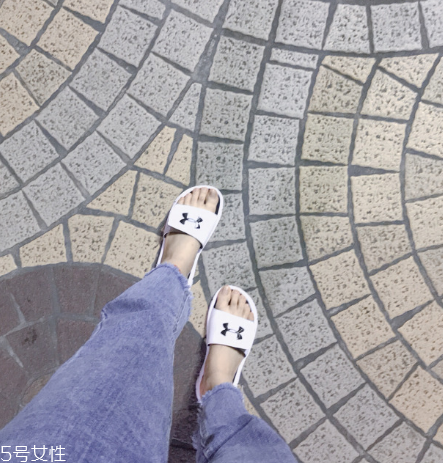 安德瑪拖鞋多少錢？安德瑪拖鞋正品價格