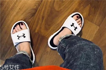 安德瑪拖鞋多少錢？安德瑪拖鞋正品價格