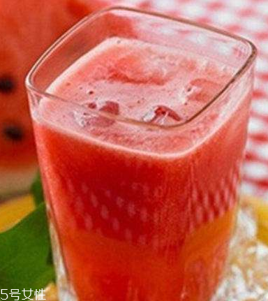 果汁和豆?jié){哪個營養(yǎng)價值高？果汁和豆?jié){哪個更好喝？