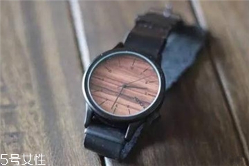 手表電池是鋰電池嗎？手表電池用的是幾號？