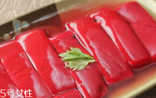 雞血和鴨血的區(qū)別 雞血和鴨血有什么不一樣？