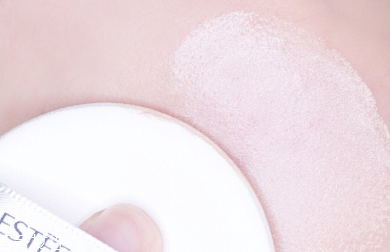 雅詩蘭黛紅石榴氣墊敏感肌能用嗎？抗氧化效果如何？