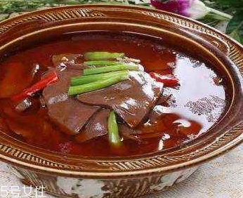 雞血鴨血豬血到底哪個好？雞血和鴨血哪個更好？