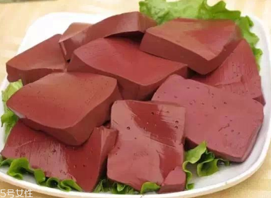 雞血鴨血豬血到底哪個好？雞血和鴨血哪個更好？