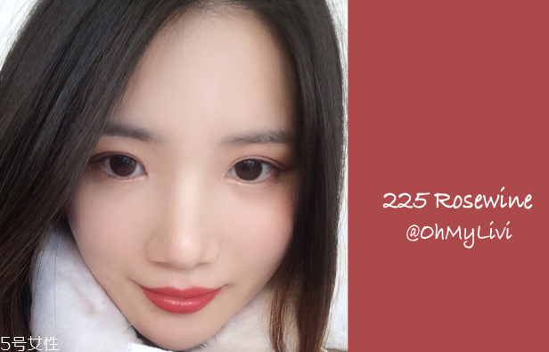 露華濃黑管510適合黃皮嗎 露華濃口紅510試色 露華濃黑管510適合黃皮嗎 露華濃口紅510試色