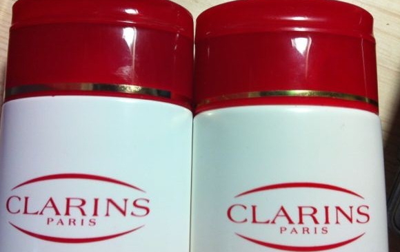 嬌韻詩(shī)紅魔晶真假 嬌韻詩(shī)紅魔晶真假辨別 嬌韻詩(shī)紅魔晶真假 嬌韻詩(shī)紅魔晶真假辨別