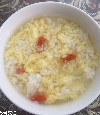 酒釀蛋豐胸靠譜嗎？酒釀蛋吃多久有效果？