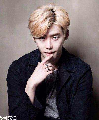 男生夏天適合什么短發(fā)發(fā)型 25款各種風格潮男發(fā)型