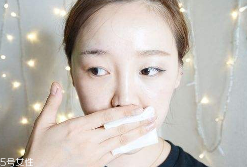 凡士林能當眼唇卸妝液用嗎 凡士林能用在眼唇上嗎 凡士林能當眼唇卸妝液用嗎 凡士林能用在眼唇上嗎