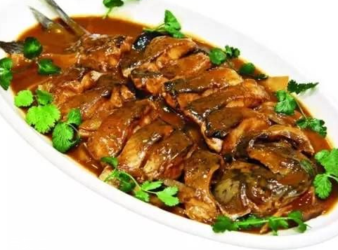 青魚(yú)的適宜人群 青魚(yú)適合有肝炎的人吃嗎？