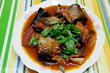 青魚的適宜人群 青魚適合有肝炎的人吃嗎？