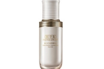 精華液是晚上用還是白天用？