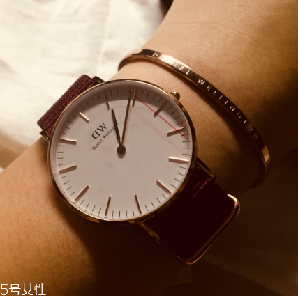 手表按鈕水下可以用嗎？手表按鈕在水下能按嗎？