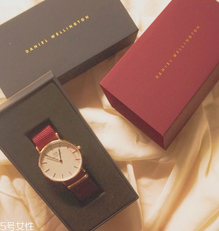 手表按鈕水下可以用嗎？手表按鈕在水下能按嗎？