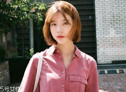 先去角質(zhì)還是先用洗面奶 去角質(zhì)的正確順序 先去角質(zhì)還是先用洗面奶 去角質(zhì)的正確順序