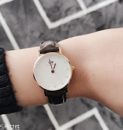 手表背透是什么意思？背透手表好嗎？