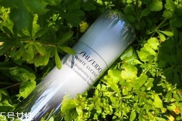 精華液為什么是油油的？精華液很油正常嗎？