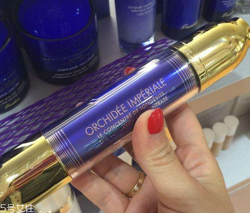 精華液二十歲能用嗎？適合二十歲用的精華液