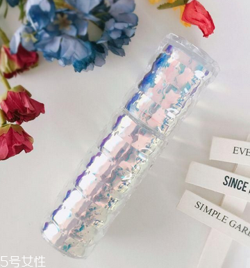 精華液二十歲能用嗎？適合二十歲用的精華液