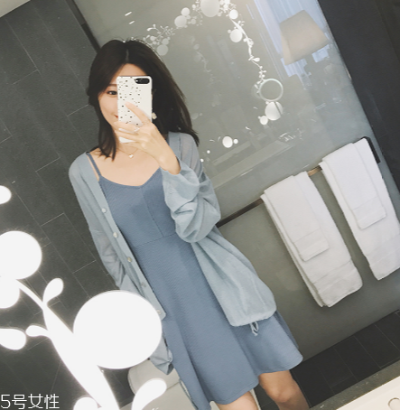 黃皮適合什么顏色裙子？什么顏色裙子適合黃皮女生？