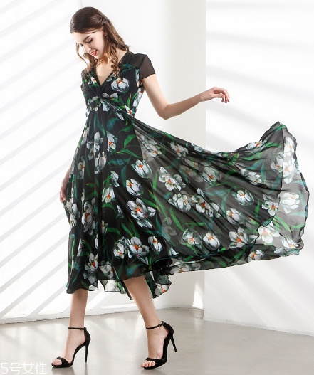 矮個(gè)子穿長(zhǎng)裙怎么搭配？矮個(gè)子穿長(zhǎng)裙搭配技巧